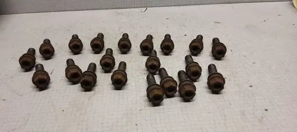 Volkswagen Transporter - Caravelle T5 Nuts/bolts 