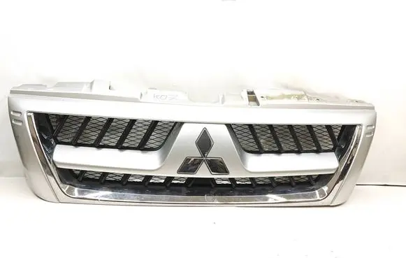 Mitsubishi Pajero Front grill MN117713