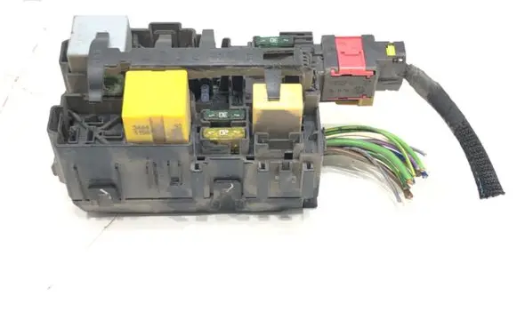 Peugeot 308 SW Fuse box set 9806192580
