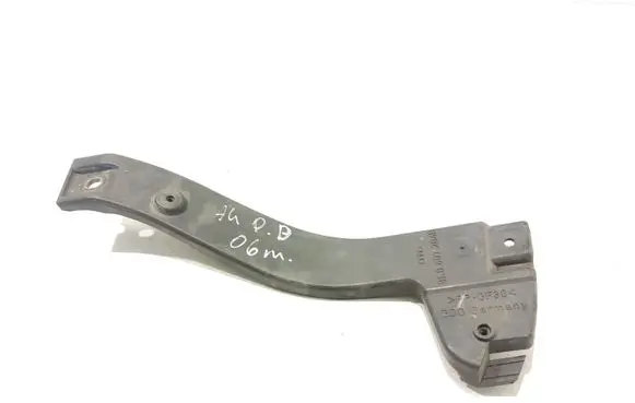 Audi A4 S4 B7 8E 8H Front bumper mounting bracket