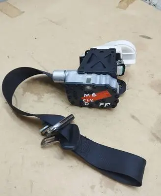 Mercedes-Benz CLK A209 C209 Front seatbelt