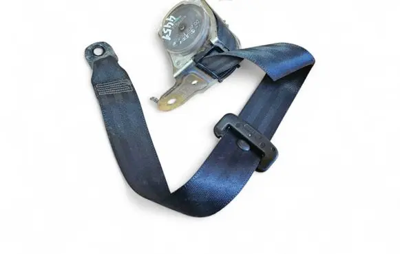 Toyota Auris 150 Rear seatbelt 7P1450 0435193