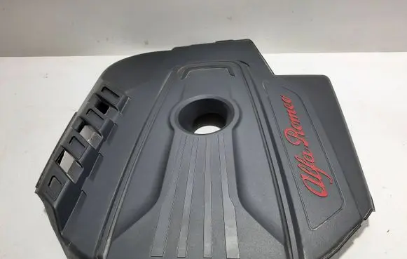 Alfa Romeo Stelvio Engine cover (trim)