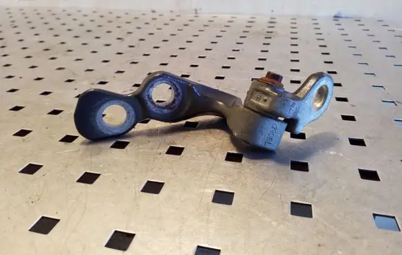 Ford Kuga I Front door lower hinge 