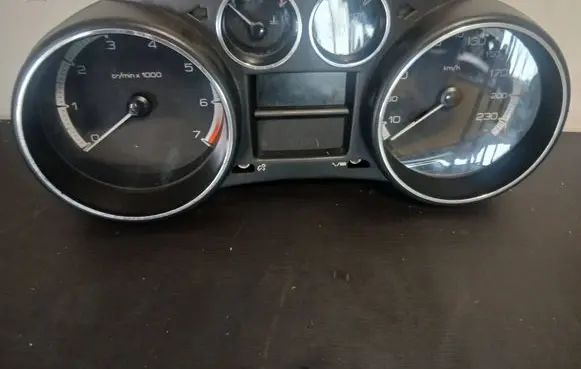 Peugeot 308 Speedometer (instrument cluster) 9665107380