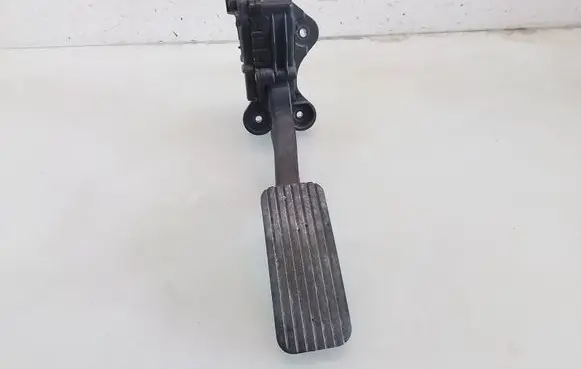 Hyundai i30 Accelerator throttle pedal 7494041