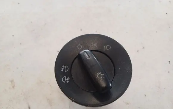 Skoda Octavia Mk2 (1Z) Light switch 1Z0941431C