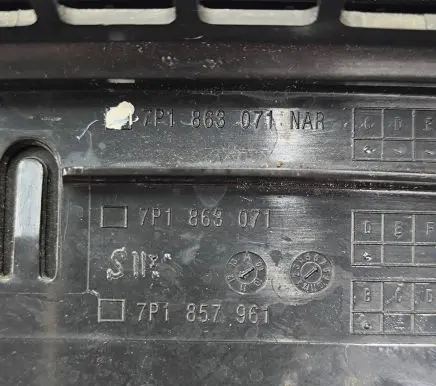 Volkswagen Touareg II Ashtray (front) 7P1863071 7P1857961 7P1863071NAR