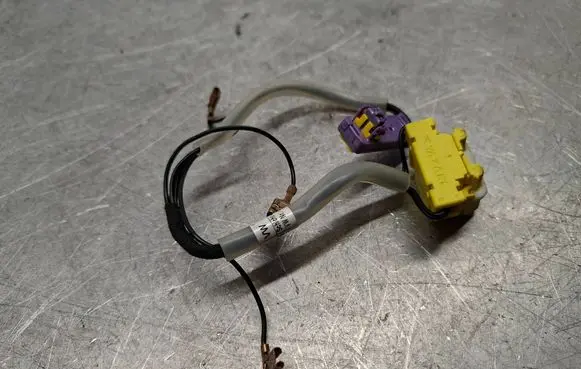 Volkswagen Golf V Airbag squib ring wiring 1K0971584