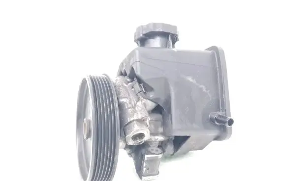 Mercedes-Benz C W204 Power steering pump A0044667001 7691332154
