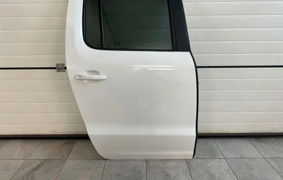 Volkswagen Amarok Rear door