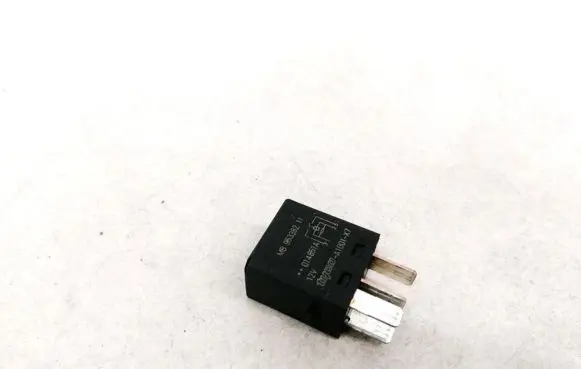 Volvo S40, V40 Other relay MB953382 014851A