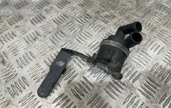 Volkswagen PASSAT B7 Electric auxiliary coolant/water pump 5N0965561