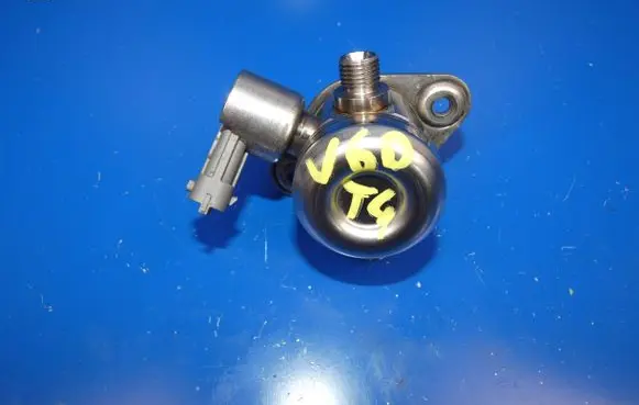 Volvo V60 Fuel injection high pressure pump BM5G9D376BA 2002677064 0261520077