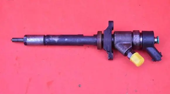 Ford Focus C-MAX Fuel injector 0445110239