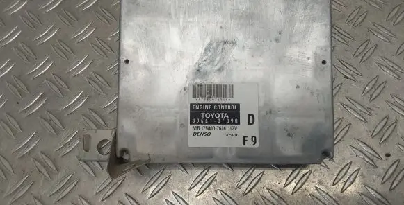 Toyota Corolla Verso AR10 Engine control unit/module 896610F090