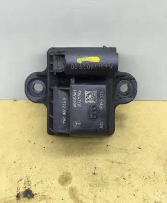 Mercedes-Benz E W212 Glow plug pre-heat relay A6519000900
