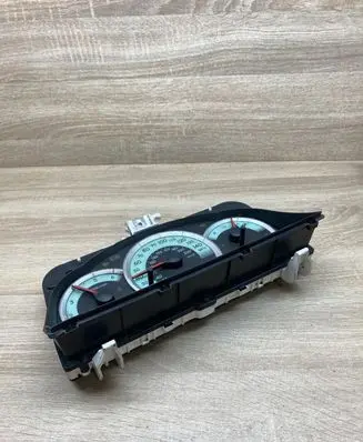 Toyota Corolla Verso E121 Speedometer (instrument cluster) 838000F050L