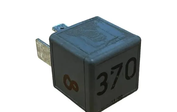 Skoda Superb B5 (3U) Other relay 8D0951253