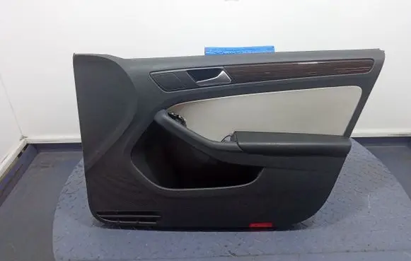 Volkswagen Jetta VI Door card panel trim set 3C7867012