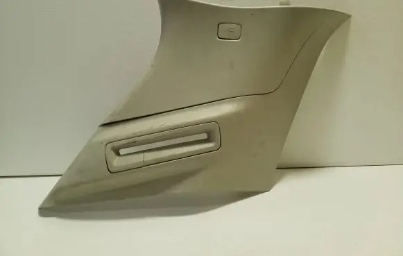 (D)pillar trim (top)