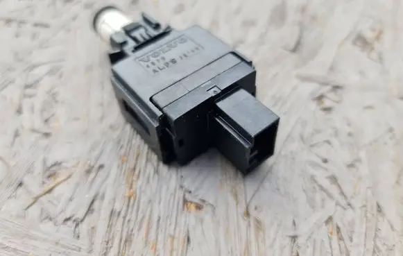 Volvo V70 Brake pedal sensor switch 8622064 02W482