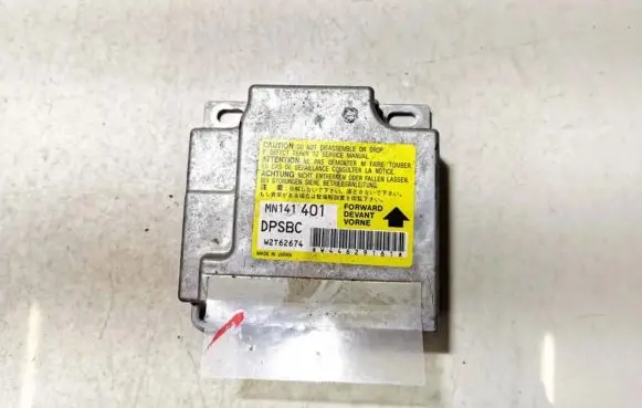 Mitsubishi Grandis Airbag control unit/module w2t62674 mn141401
