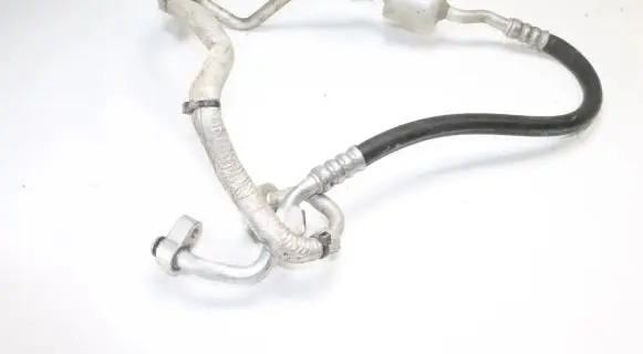 Land Rover Discovery 4 - LR4 Air conditioning (A/C) pipe/hose