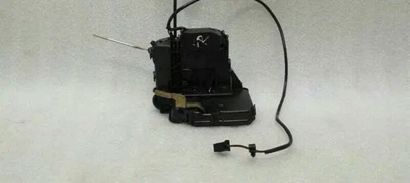 Mercedes-Benz E AMG W211 Front door lock A2117200635