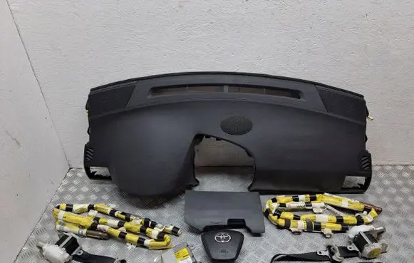 Toyota Avensis T270 Airbag set with panel 5530205060C0 101341709P6H
