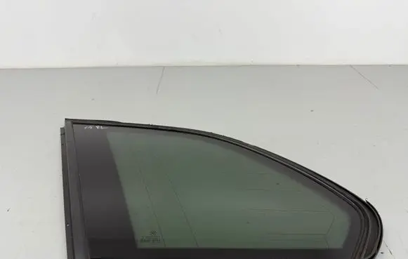 BMW X5 E53 Rear side window 43R00069