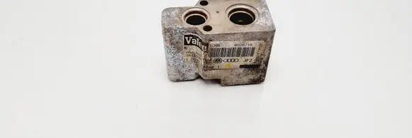Volkswagen PASSAT B4 Air conditioning (A/C) expansion valve 1H0820679A 357820103C 602971R