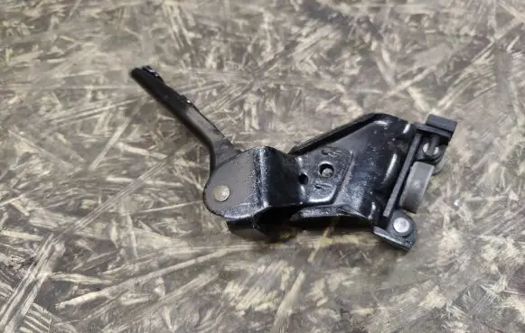 Volkswagen Caddy Sliding door middle roller runner 2K0843335A