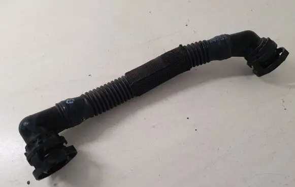Audi Q5 SQ5 Breather hose/pipe 04L103493F