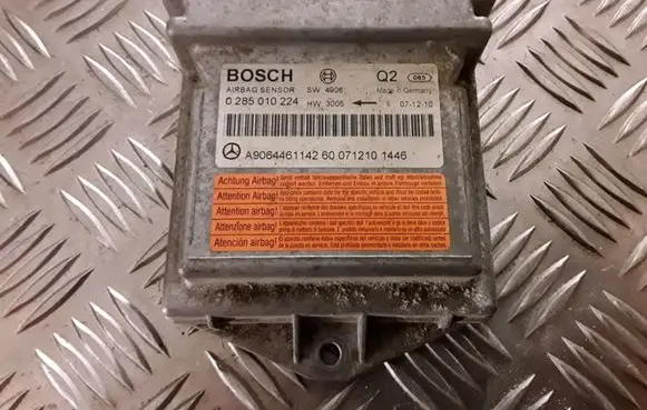 Mercedes-Benz Sprinter W906 Airbag control unit/module 0285010224 A9064461142