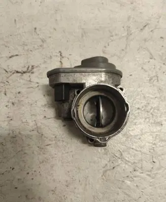 Volkswagen Golf V Throttle valve 038128083