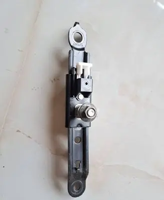 Toyota Avensis T270 Seat belt adjustment motor E563003