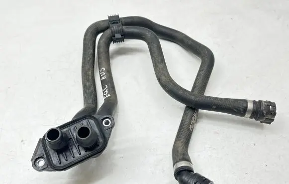 Mercedes-Benz EQC Hybrid/electric vehicle battery cooling hoses/tubes A2535014200