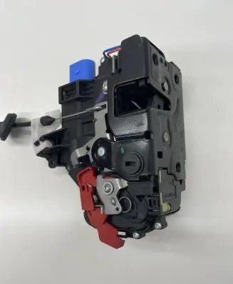 Volkswagen Golf V Rear door lock 7L0839015D