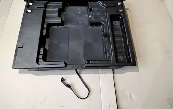 Mercedes-Benz E W212 Tool box A2128990021