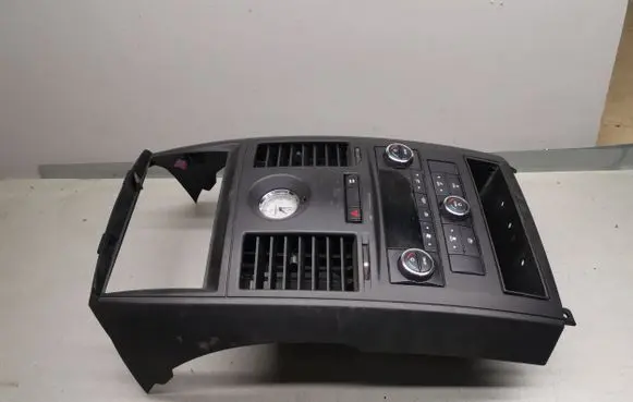 Chrysler Voyager Climate control unit P55111918AA 04678862AA 04602626AC