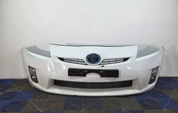 Toyota Prius (XW30) Front bumper 