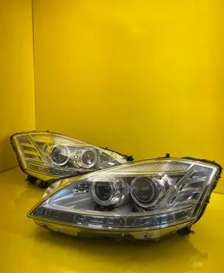 Mercedes-Benz S W221 Headlight/headlamp A2218201339