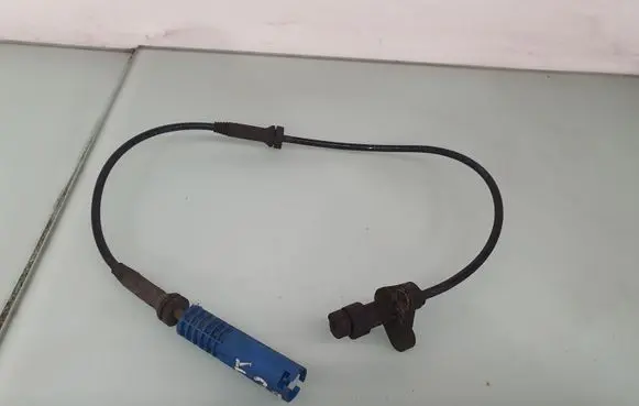 BMW 5 E39 Front ABS sensor wiring 34526756375 6908705