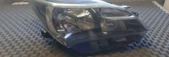 Toyota Yaris Headlight/headlamp