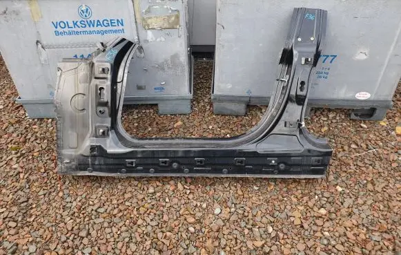 BMW 4 F36 Gran coupe Pillar (middle) 