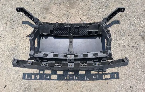 Opel Vivaro Radiator support slam panel 93868911