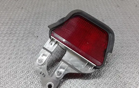 Toyota Avensis T250 Third/center stoplight