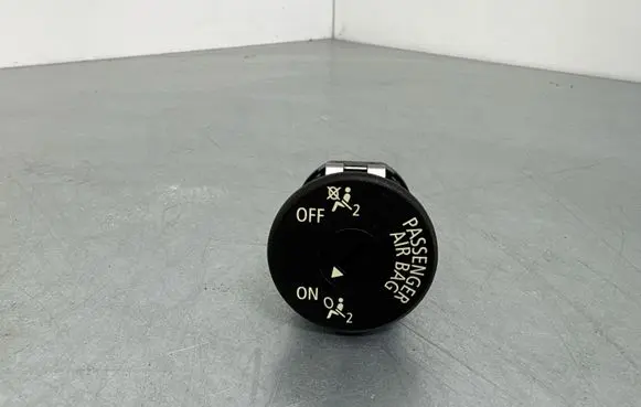 BMW 5 F10 F11 Passenger airbag on/off switch 9196886