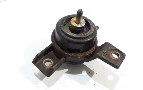 Hyundai Santa Fe Engine mount bracket